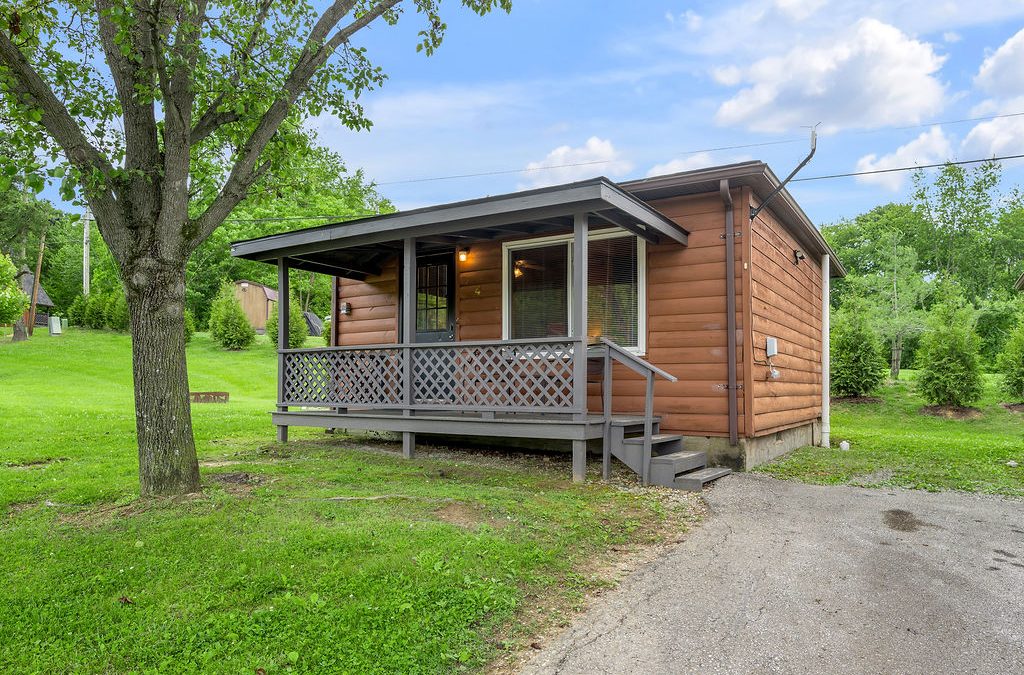 Cabin #4 at Cave Run Lodging